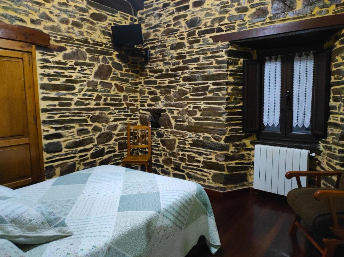 Casa Freixe Apartamentos Rurales Санта Еулалия де Оскос Екстериор снимка