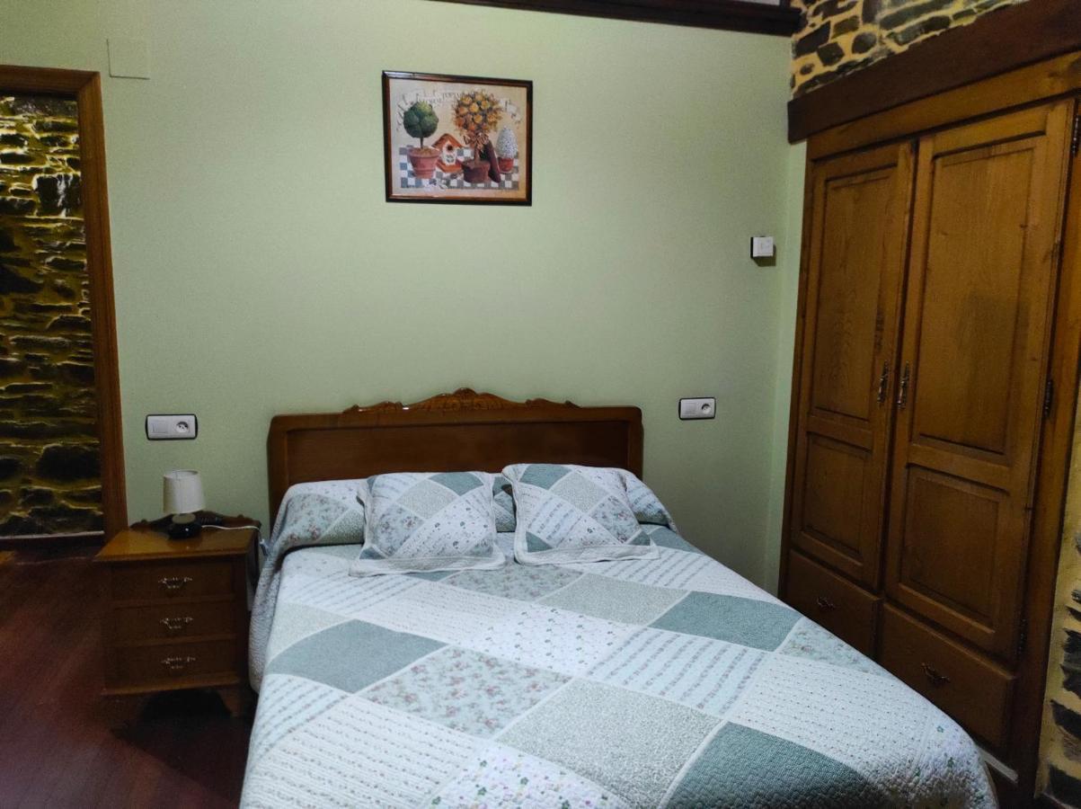 Casa Freixe Apartamentos Rurales Санта Еулалия де Оскос Екстериор снимка