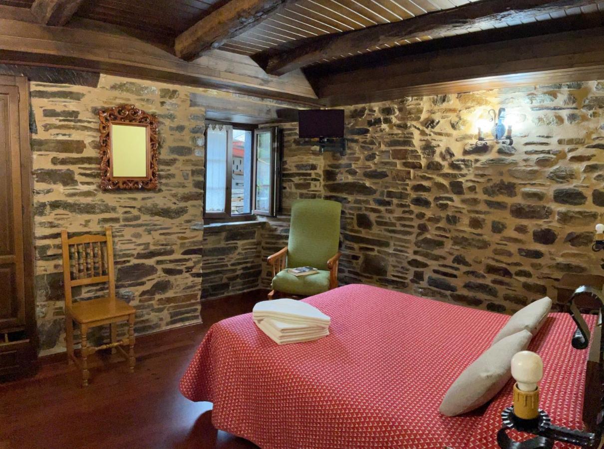 Casa Freixe Apartamentos Rurales Санта Еулалия де Оскос Екстериор снимка