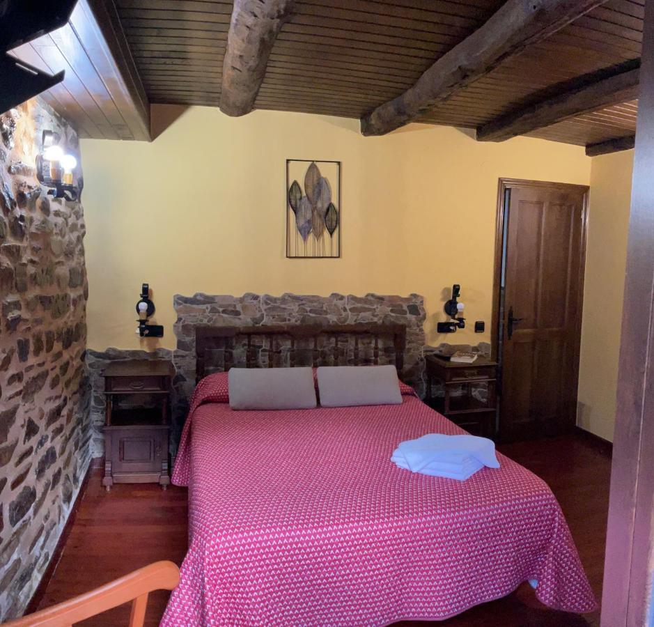 Casa Freixe Apartamentos Rurales Санта Еулалия де Оскос Екстериор снимка