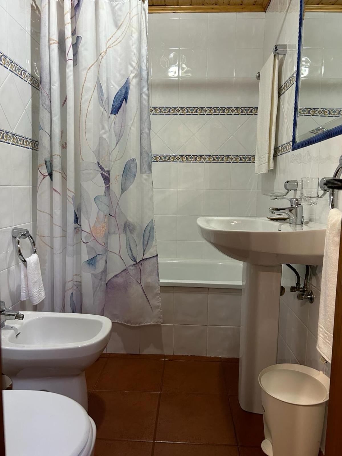 Casa Freixe Apartamentos Rurales Санта Еулалия де Оскос Екстериор снимка