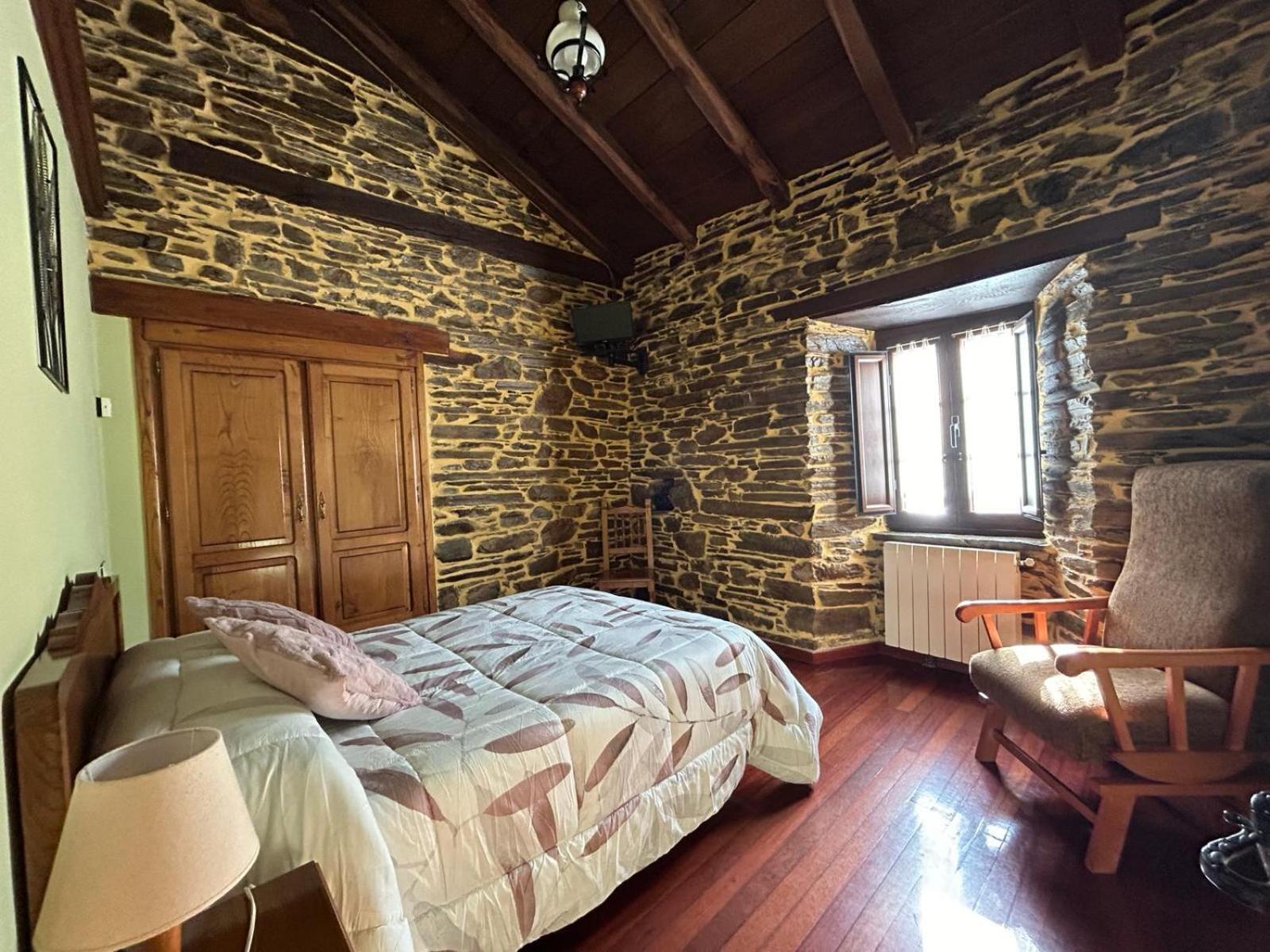 Casa Freixe Apartamentos Rurales Санта Еулалия де Оскос Екстериор снимка